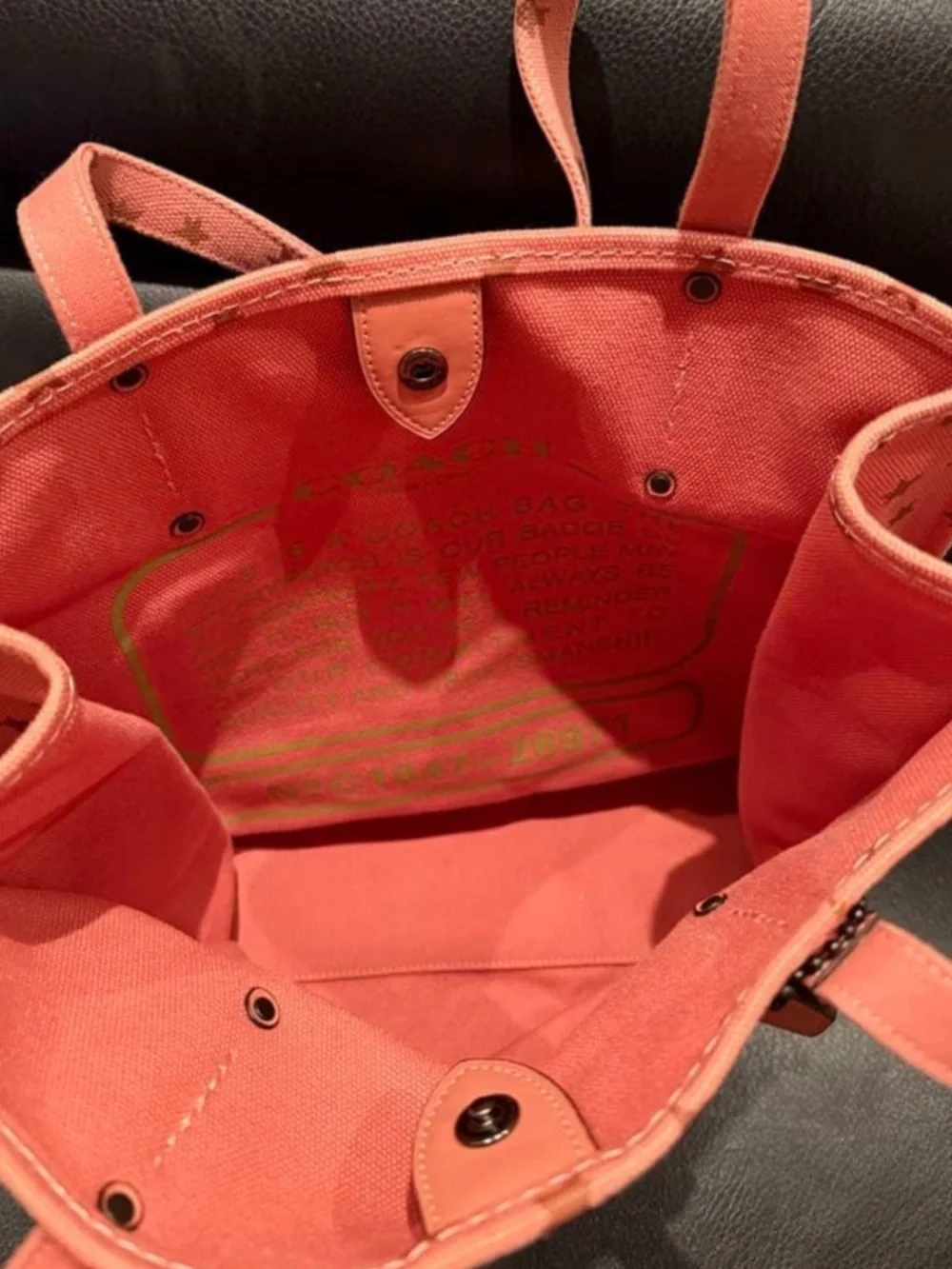 Coach Uni Tote EUC - Picture 6 of 8